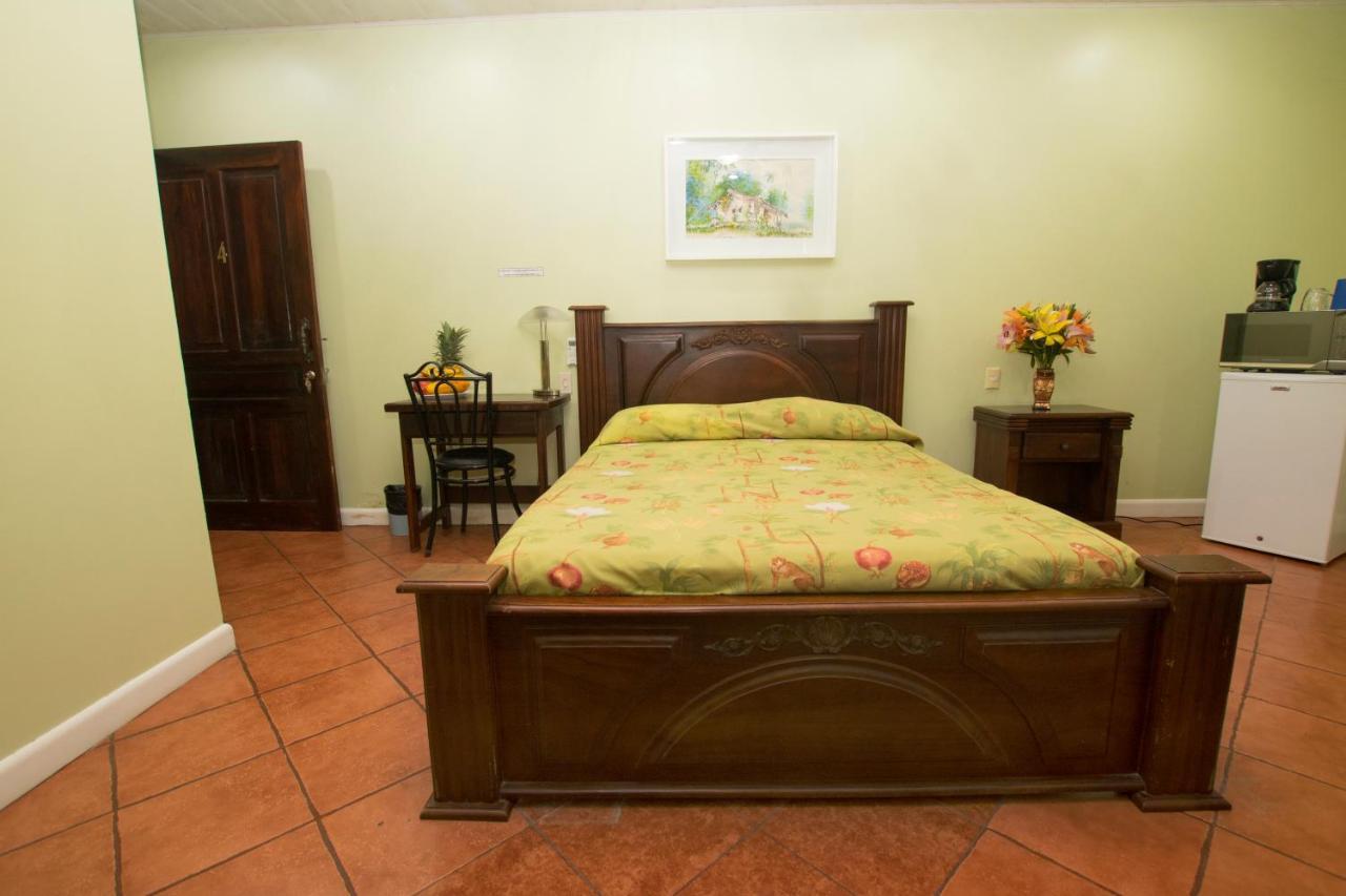 Oceanfront Hotel Verde Mar Direct Access To The Beach Manuel Antonio Exterior photo