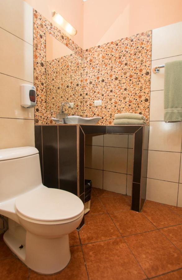 Oceanfront Hotel Verde Mar Direct Access To The Beach Manuel Antonio Exterior photo