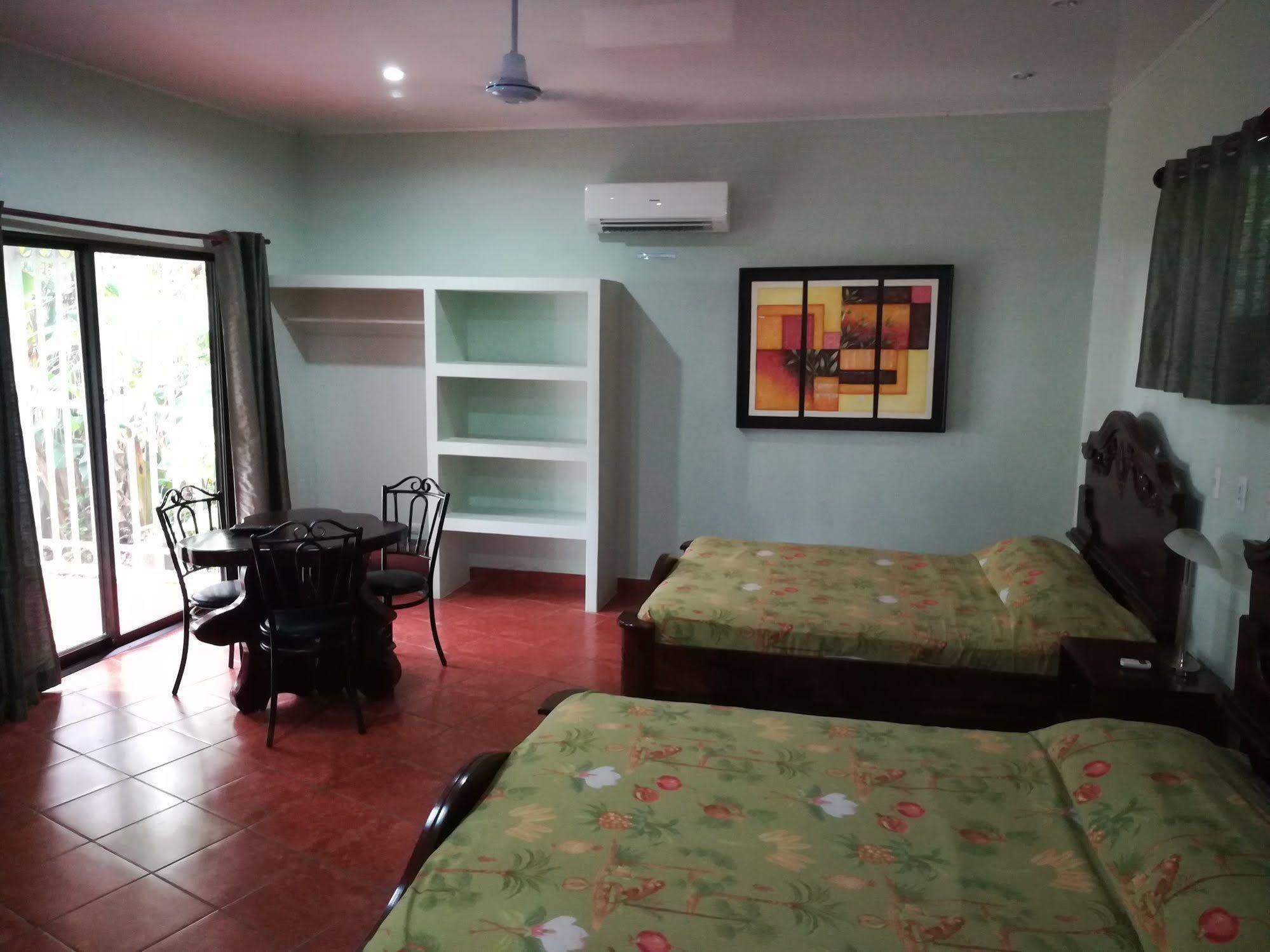 Oceanfront Hotel Verde Mar Direct Access To The Beach Manuel Antonio Exterior photo